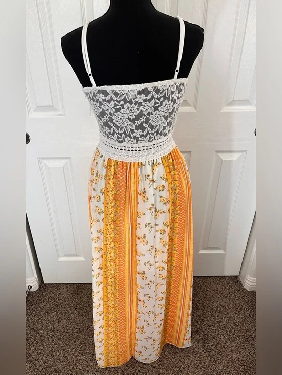 J for justify White Crochet Waist Maxi Skirt with Yellow Floral Panels - Picture 5 of 14